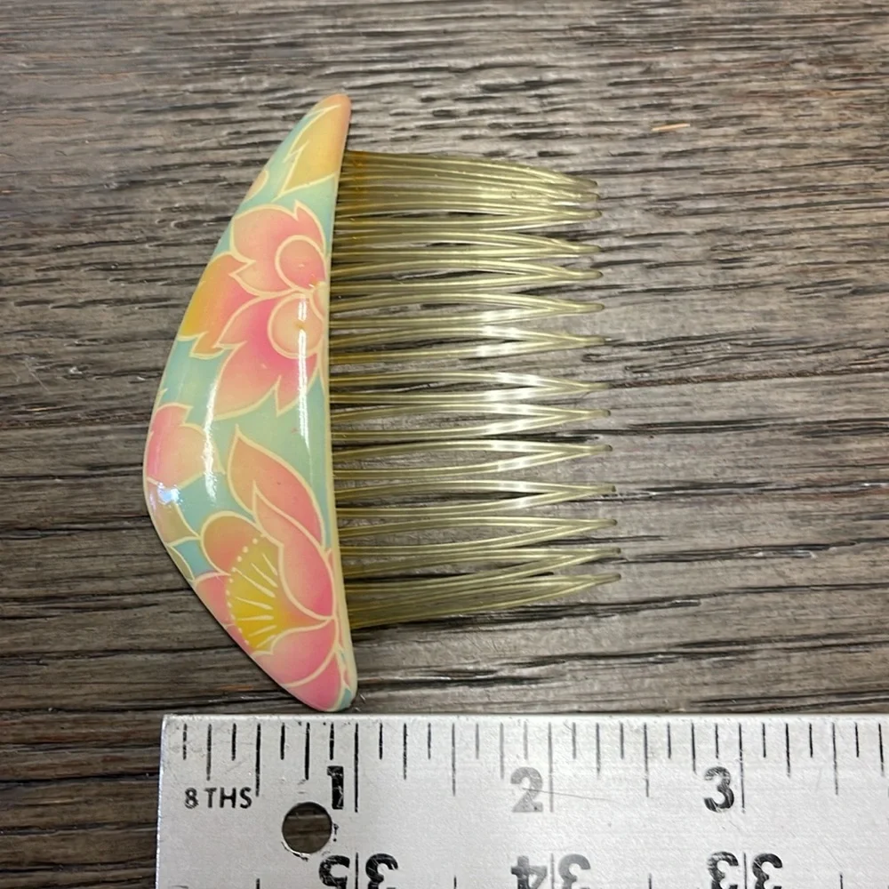 Vintage HAIRCRAFT Comb and Barrettes - Hair Clips NWT Hawaiian Print Design